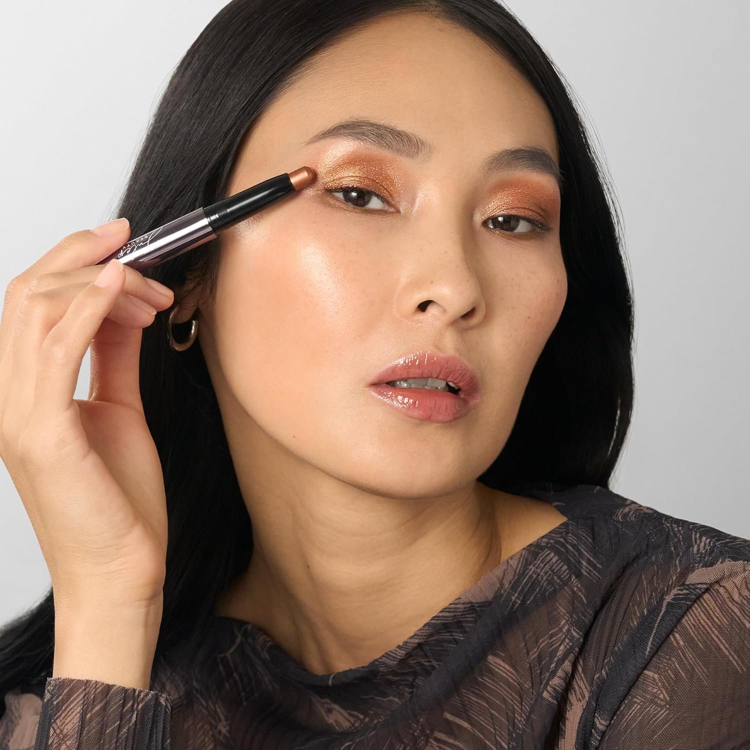 Julep Eyeshadow 101 Palette-Style Crème-to-Powder Waterproof Eyeshadow Sticks – Daylight – Long-Lasting, Crease-Proof, 6 Piece Eyeshadow Set with Built-in Smudger - Image 9